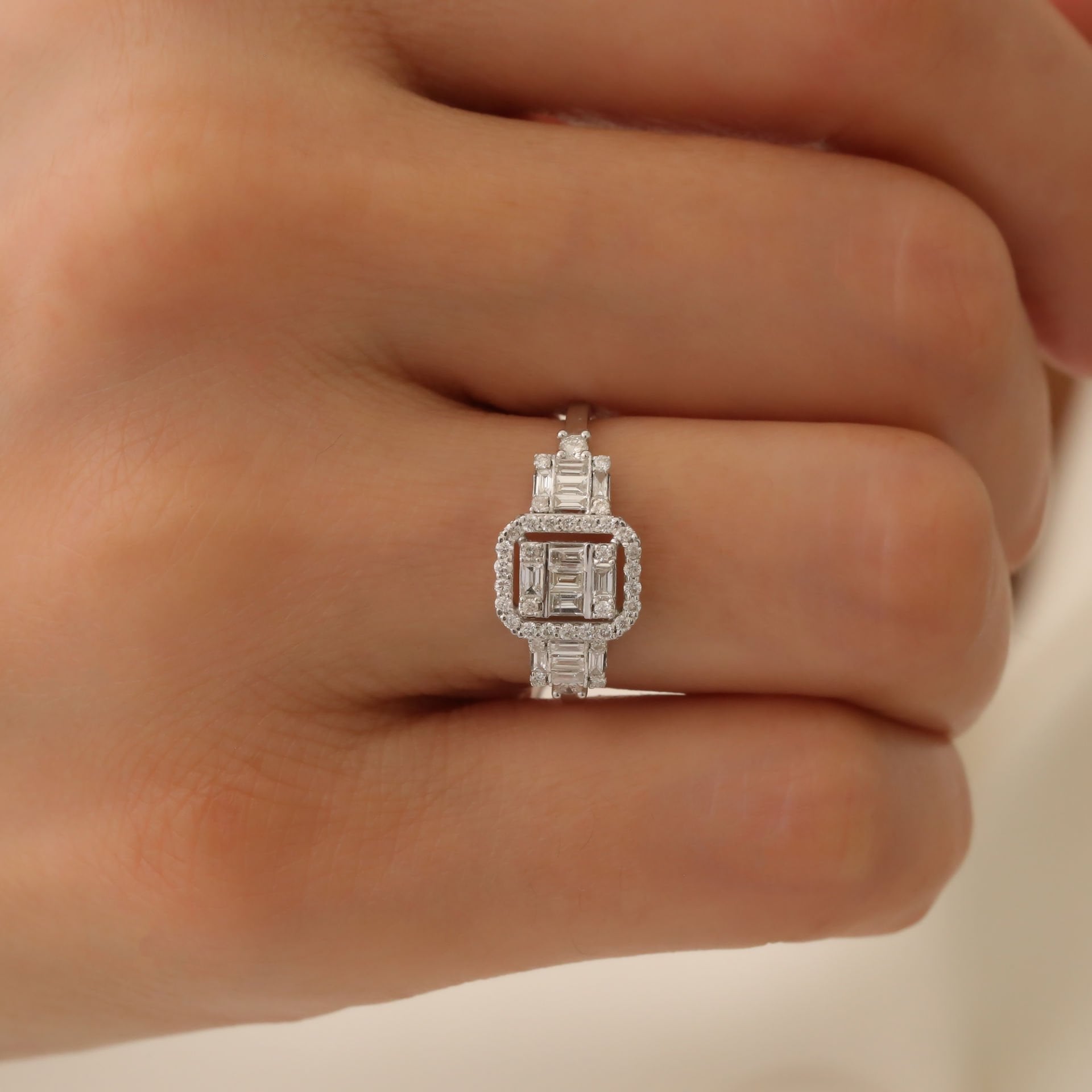 Baget Kesimli Pırlanta Yüzük