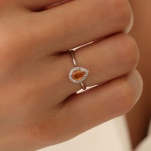 Damla Kesim Turuncu Safir Taşlı Pırlantalı Beyaz Altın Yüzük