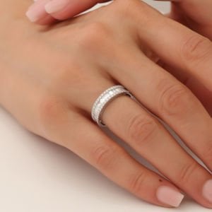 Baget ve Yuvarlak Kesim Pırlantalı Beyaz Altın Tamtur Yüzük