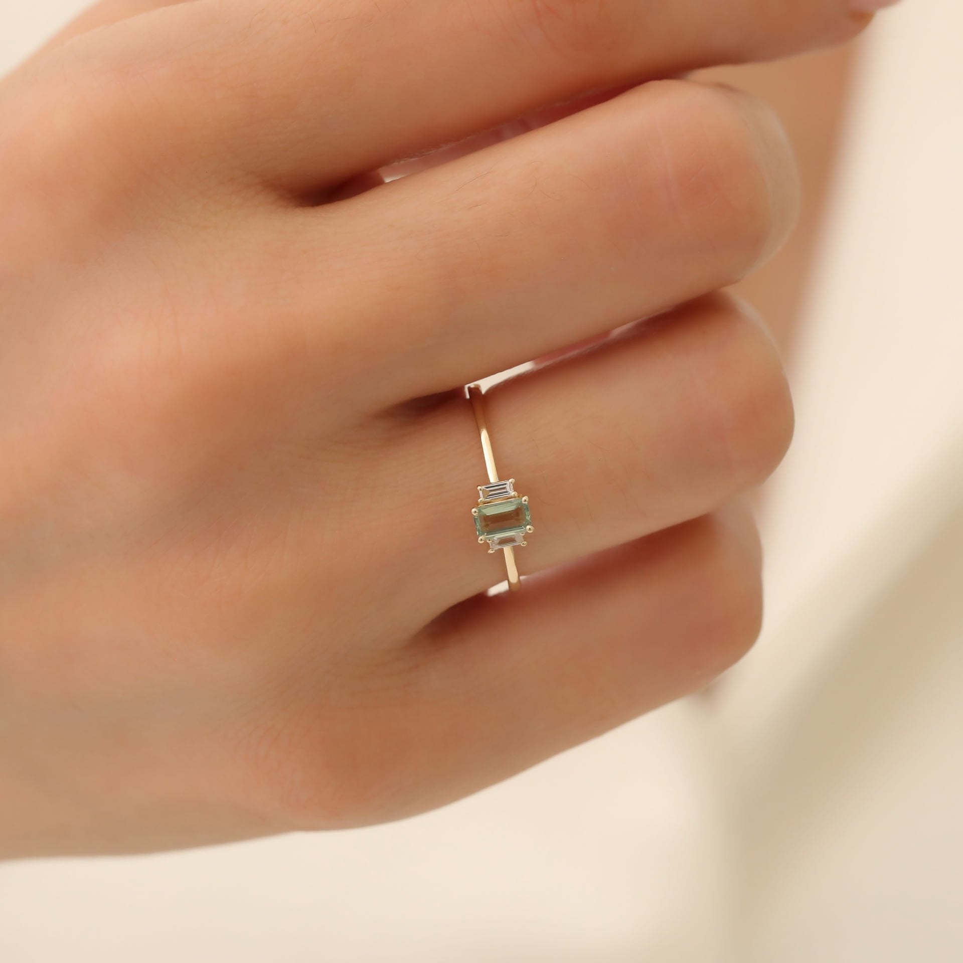 Pırlantalı Yeşil Renkli Baget Safir Yüzük