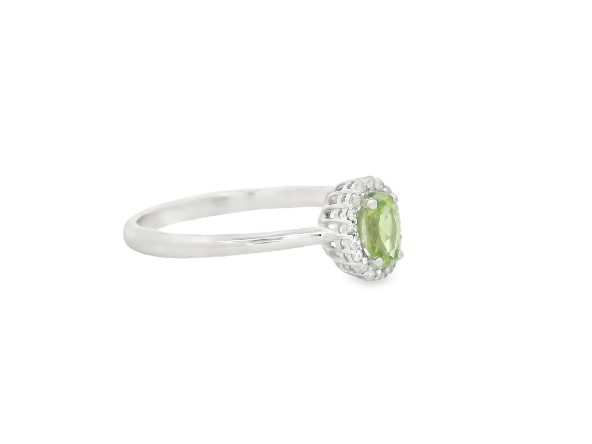 Oval Kesim Peridot Taşlı Pırlantalı Beyaz Altın Yüzük