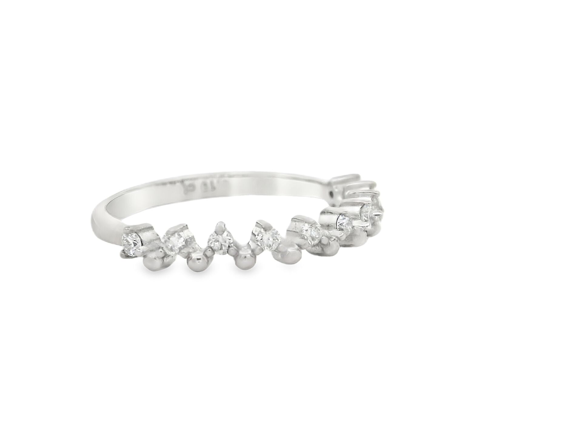 Yuvarlak Kesim Pırlantalı Beyaz Altın Tasarım Yüzük